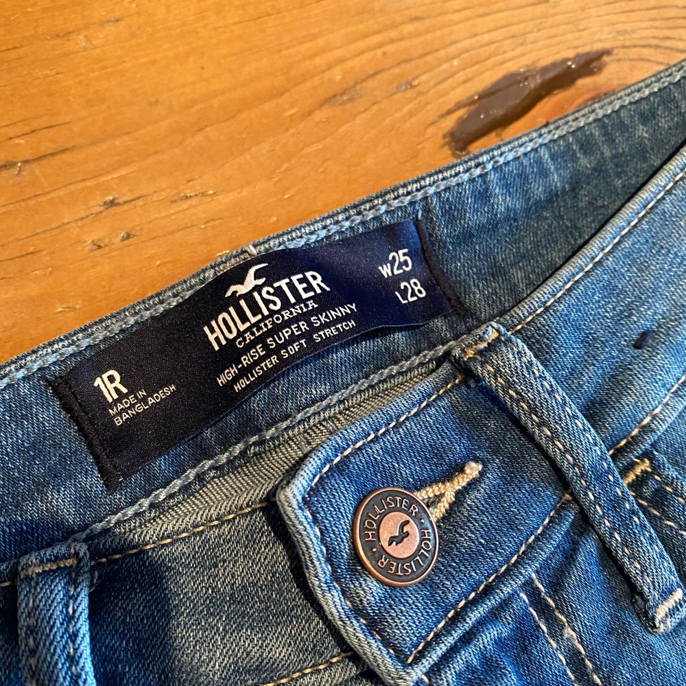 Hollister high waisted skinny jeans